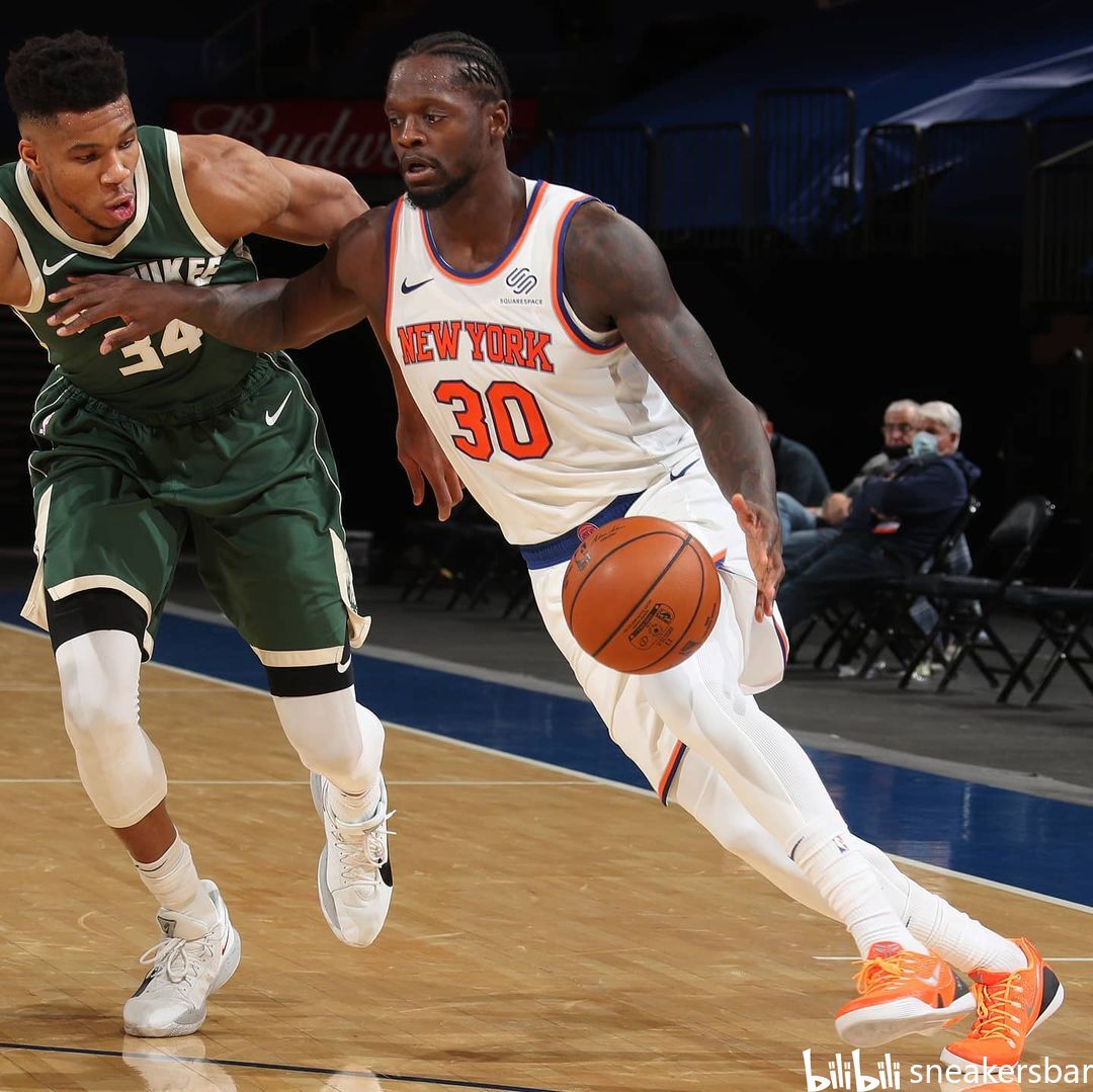 而姚明在中 而姚明在中